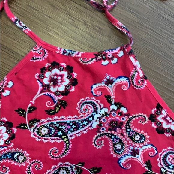 Charlotte Russe Halter Crop Top - Picture 2 of 4